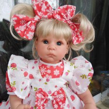 Алиночка в новом платье