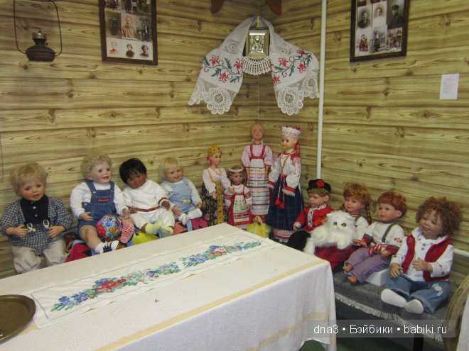 Куклы в музее Русская изба