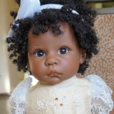 "Love Makes The World Go Round" от Lee Middleton