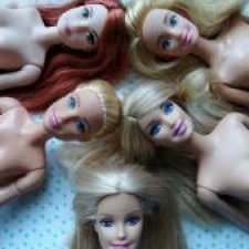 Барби и Кены разные