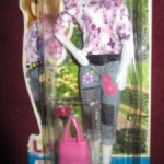 Одежда для куклы Лив.