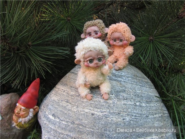 Люся на прогулке. Unoa Lusis Gentaro Araki