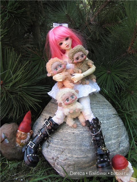 Люся на прогулке. Unoa Lusis Gentaro Araki (фото 2)