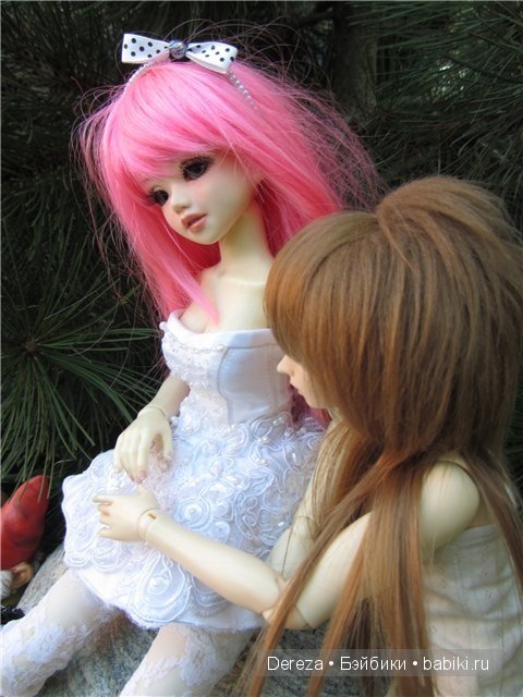 Люся на прогулке. Unoa Lusis Gentaro Araki