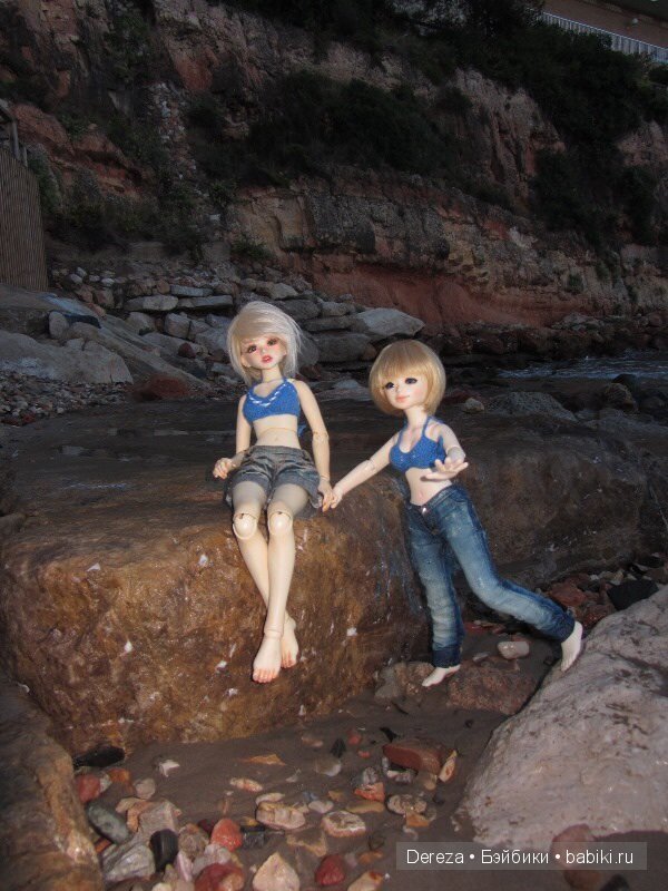 Unoa Lusis and Chibi Lilin Gentaro Araki