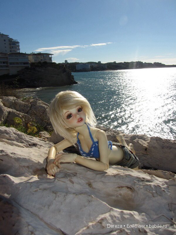 Unoa Lusis and Chibi Lilin Gentaro Araki