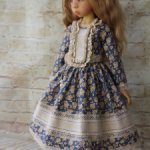 Платье в винтажном стиле для кукол Кайе Виггс.