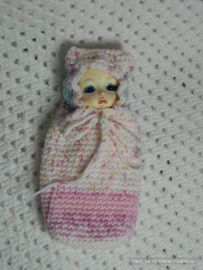 Мою вязанная миниатюра, черные ботинки и розовый Жираф