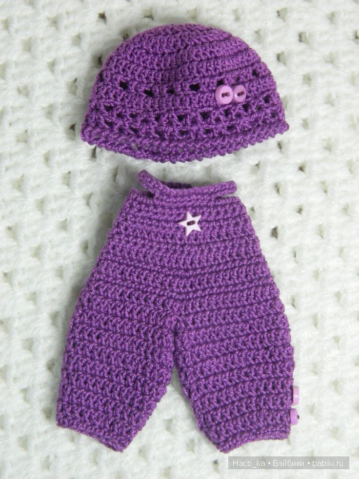 Мою вязанная миниатюра, черные ботинки и розовый Жираф