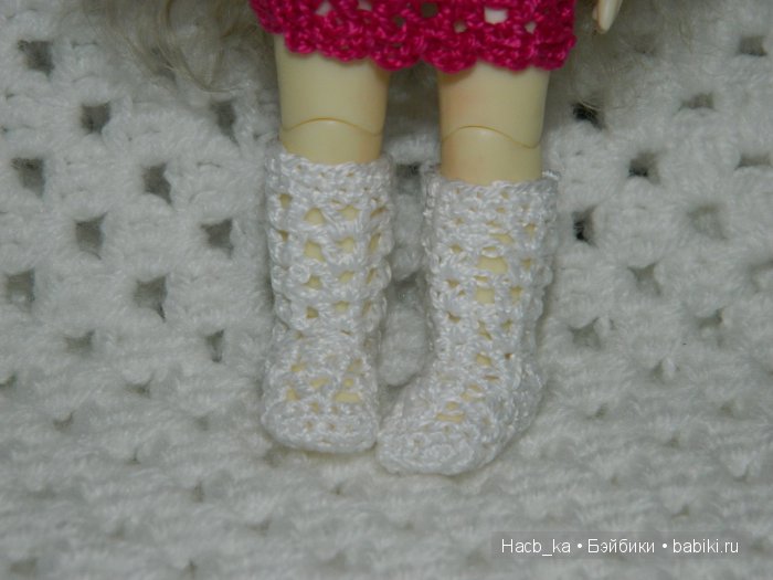 Мою вязанная миниатюра, черные ботинки и розовый Жираф (фото 10)