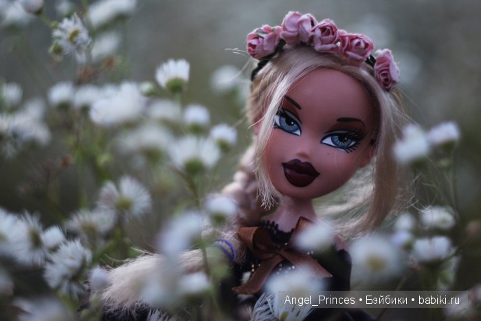 Куклы ведь тоже любят фотографироваться