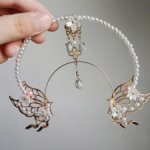 Ювелирно выполненное украшение на голову (диАдема)