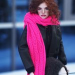 Продам неоново-розовый шарф-капюшон для авторских кукол