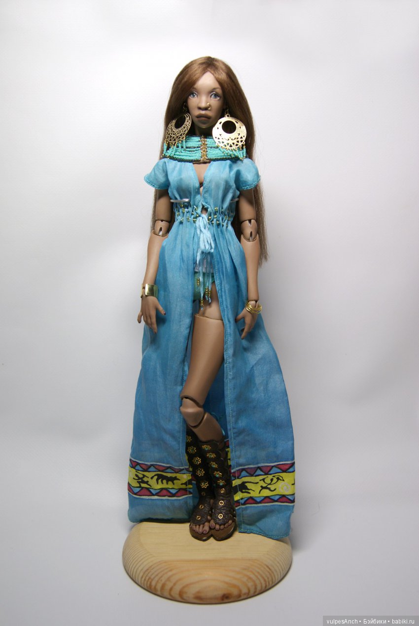 Фарфоровая шарнирная кукла Нами