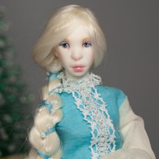Миниатюрная шарнирная кукла Снегурочка