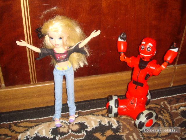 Кукла " Moxie Girlz ". Милашка Эйвери. Приключение в новом доме