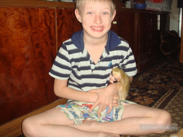 Кукла " Moxie Girlz ". Милашка Эйвери. Приключение в новом доме