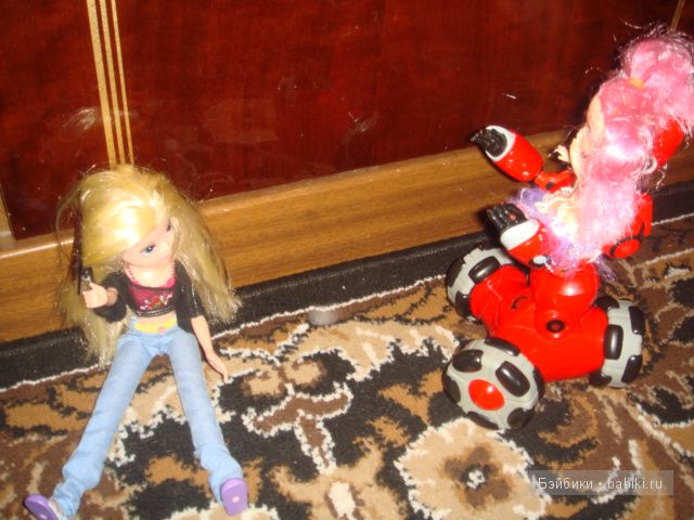 Кукла " Moxie Girlz ". Милашка Эйвери. Приключение в новом доме