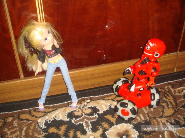 Кукла " Moxie Girlz ". Милашка Эйвери. Приключение в новом доме