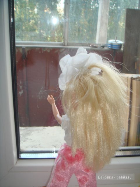 Кукла " Moxie Girlz ". Милашка Эйвери. Приключение в новом доме