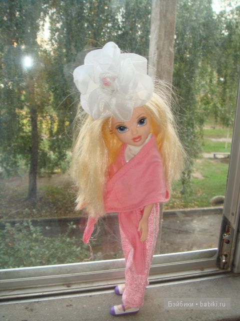 Кукла " Moxie Girlz ". Милашка Эйвери. Приключение в новом доме