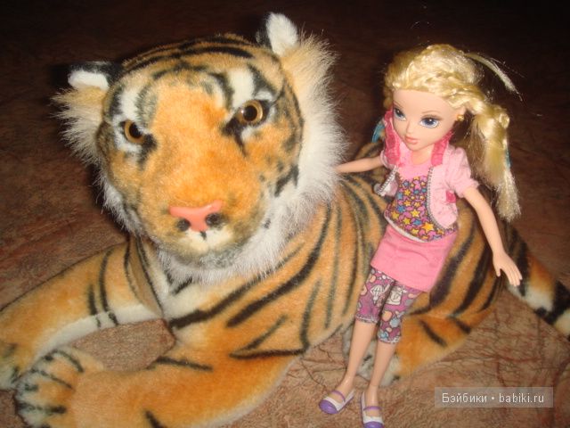 Кукла " Moxie Girlz ". Милашка Эйвери. Приключение в новом доме (фото 2)