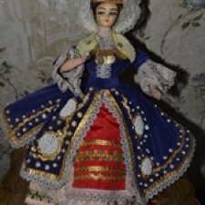 Сувенирная кукла в греческом национальном костюме