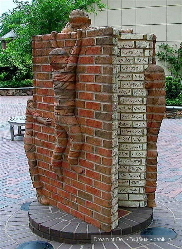 Кирпичные скульптуры Бреда Спенсера (фото 7)