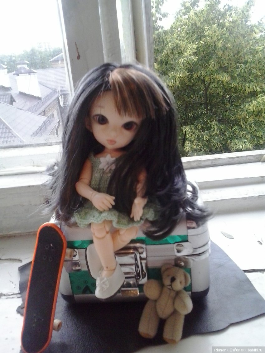 А вот и Василинка, уже изъерзалась в попытках сделать лучшее фото :)))