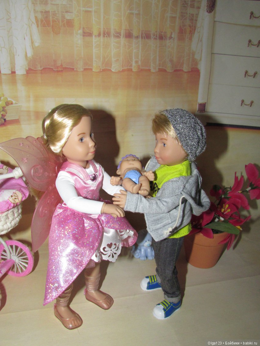 Мои маленькие Вера и Ваня Kruselings с малышкой в коляске