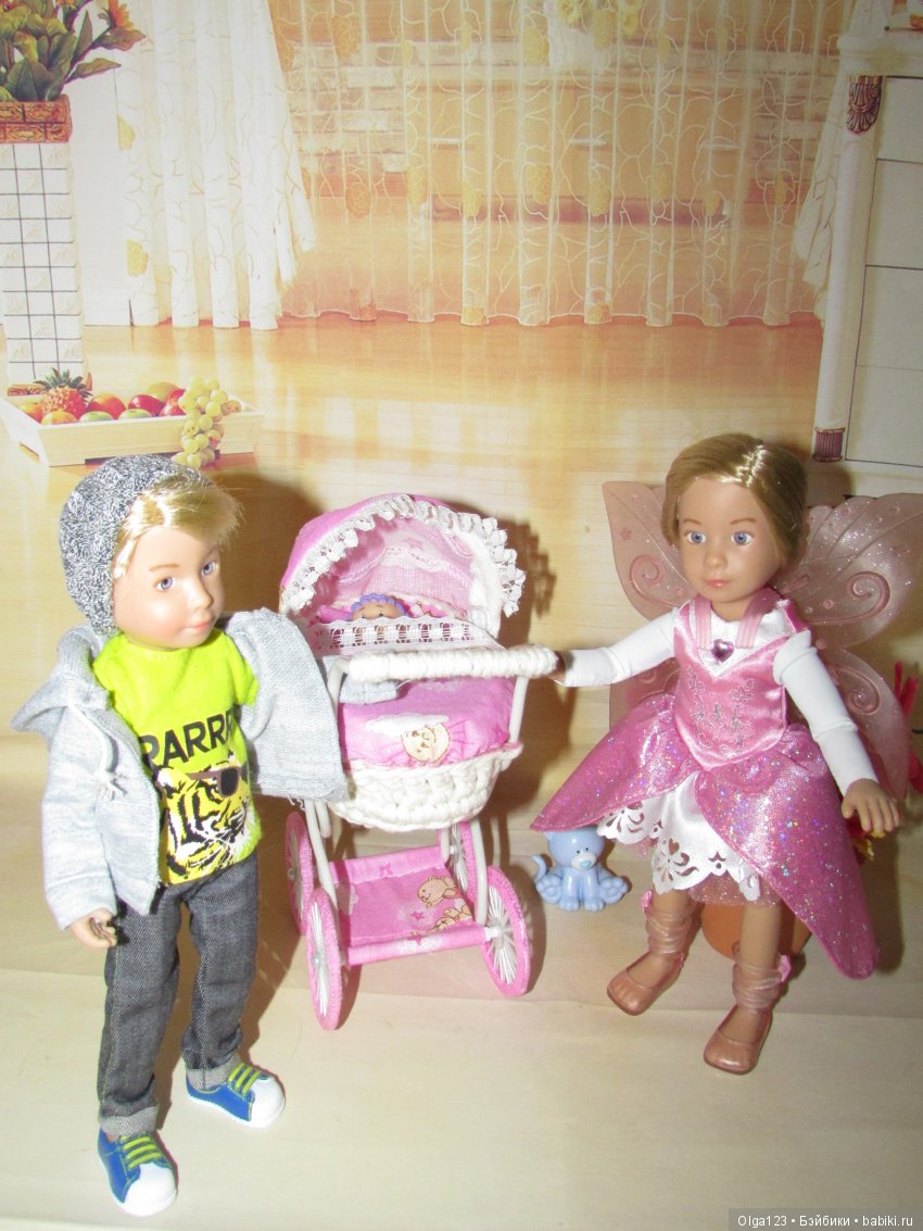 Мои маленькие Вера и Ваня Kruselings с малышкой в коляске (фото 3)