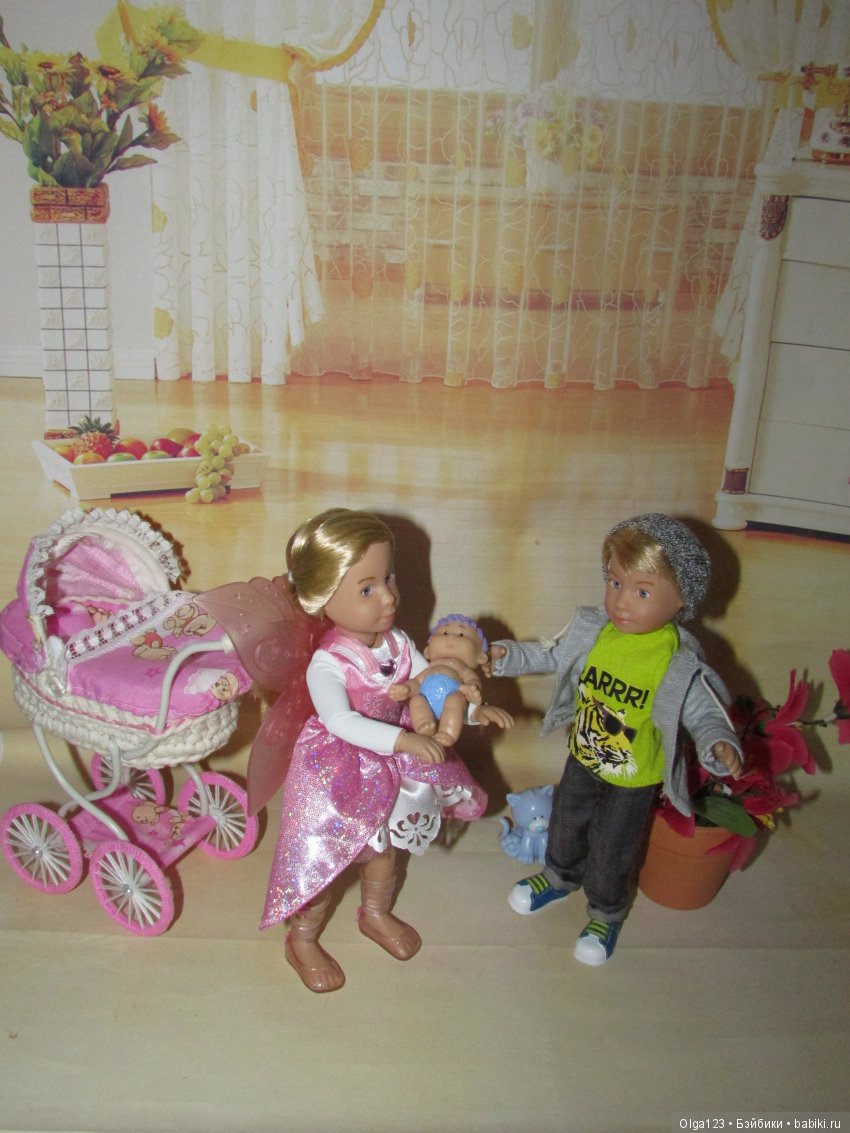 Мои маленькие Вера и Ваня Kruselings с малышкой в коляске