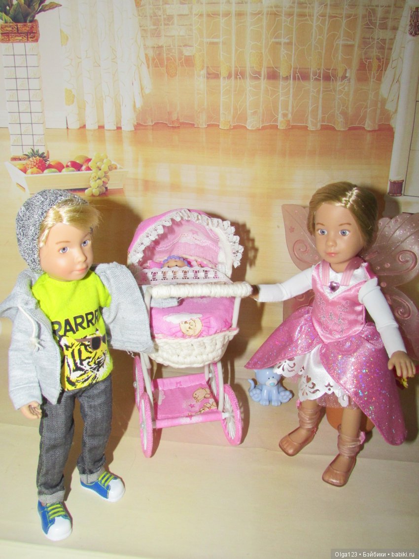 Мои маленькие Вера и Ваня Kruselings с малышкой в коляске (фото 5)