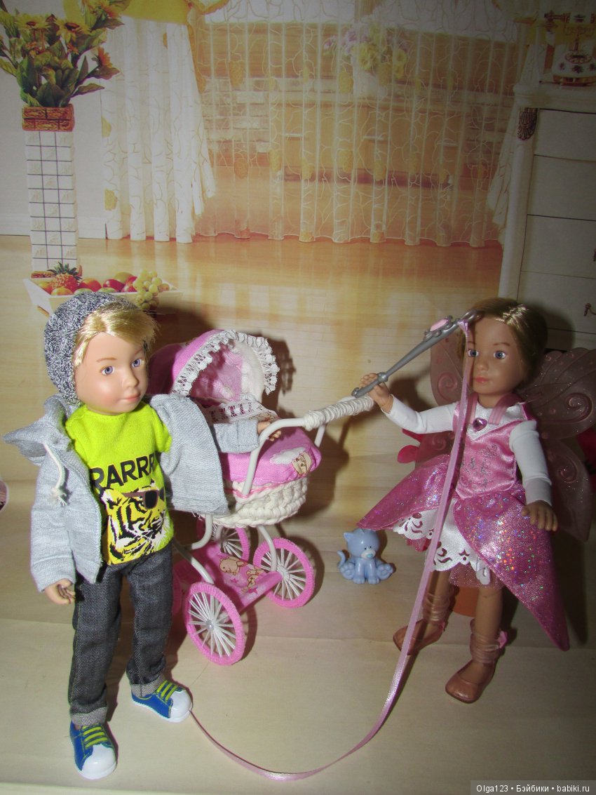 Мои маленькие Вера и Ваня Kruselings с малышкой в коляске (фото 2)
