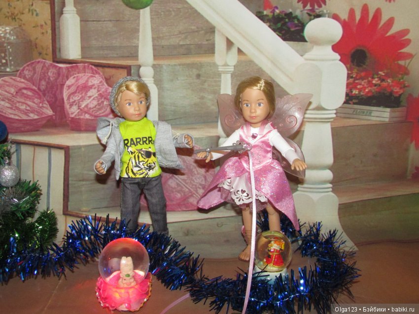 Мои маленькие ребятишки Kruselings всех поздравляют с наступающим 2019 годом