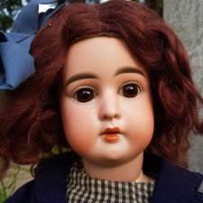 Ранняя красавица Arthur Schonau на редком теле с прямыми запястьями