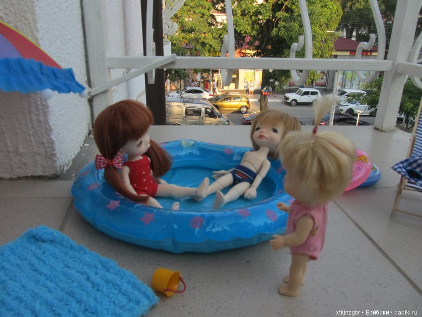 У бассейна — Фотоистории с куклами BJD (БЖД): сериалы