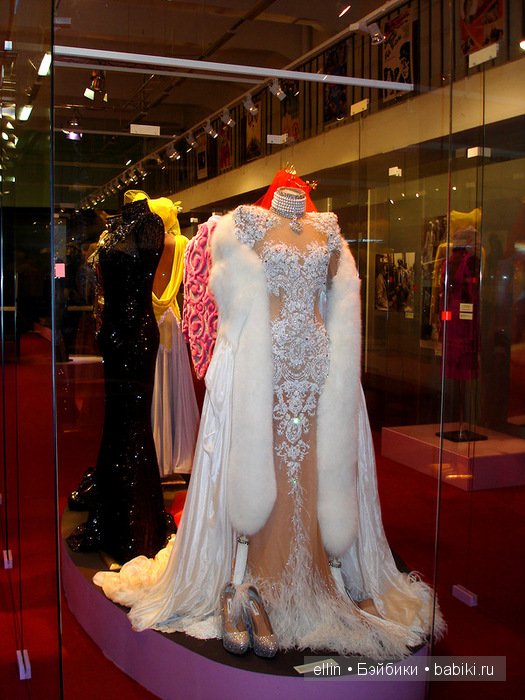 О выставке "Мир Людмилы Гурченко"