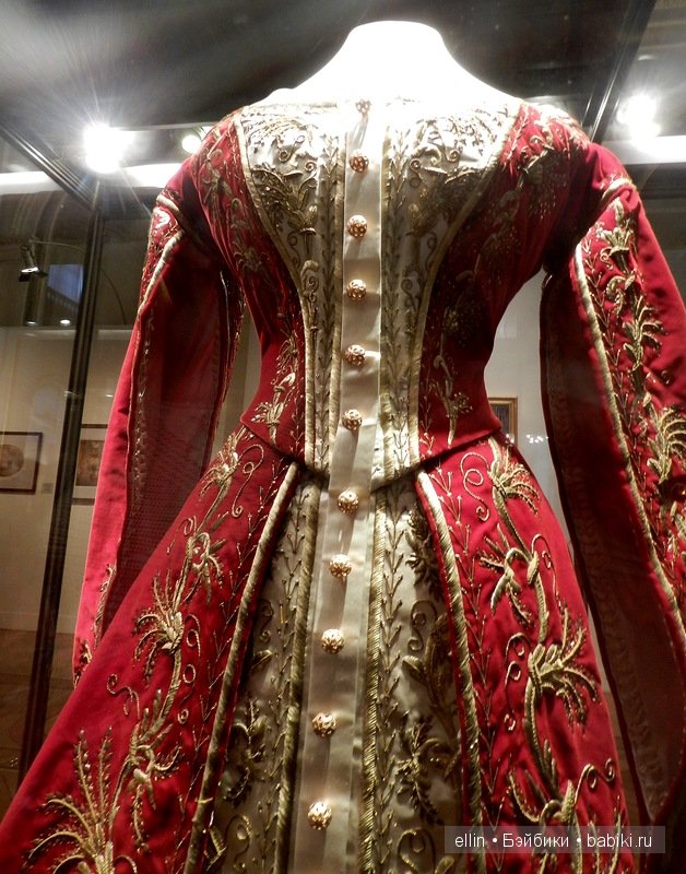 Выставка императорского и придворного костюма в Эрмитаже (2014 год)
