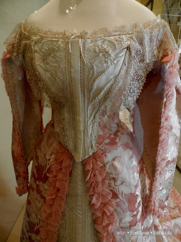 Выставка императорского и придворного костюма в Эрмитаже (2014 год)