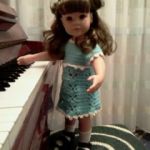 У нас связалось платье для куклы Готц