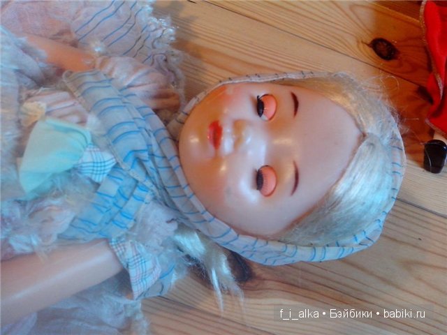 Клеймо «слоник»: не ранние куклы СССР завода «Кругозор»; куклы фабрики «Венибе»: не путать с ПО «Неринга»