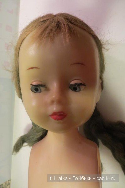 Клеймо «слоник»: не ранние куклы СССР завода «Кругозор»; куклы фабрики «Венибе»: не путать с ПО «Неринга»
