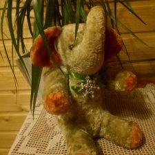 Клеймо «слоник»: не ранние куклы СССР  завода «Кругозор»;  куклы фабрики  «Венибе»: не путать с  ПО «Неринга»