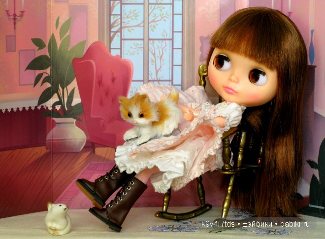 Blythe doll