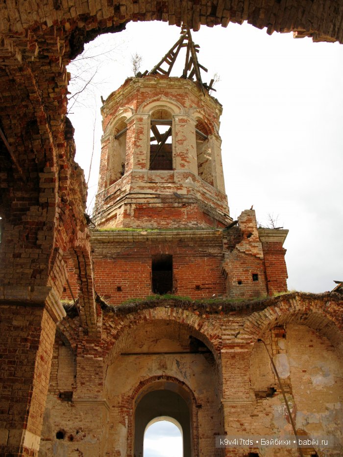 Свет разрушенного храма. Троицкая церковь, село Заборовье, Калининский район Тверской области