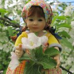 Аксинья в весеннем саду. Коллекционная кукла  Heidi Plusczok