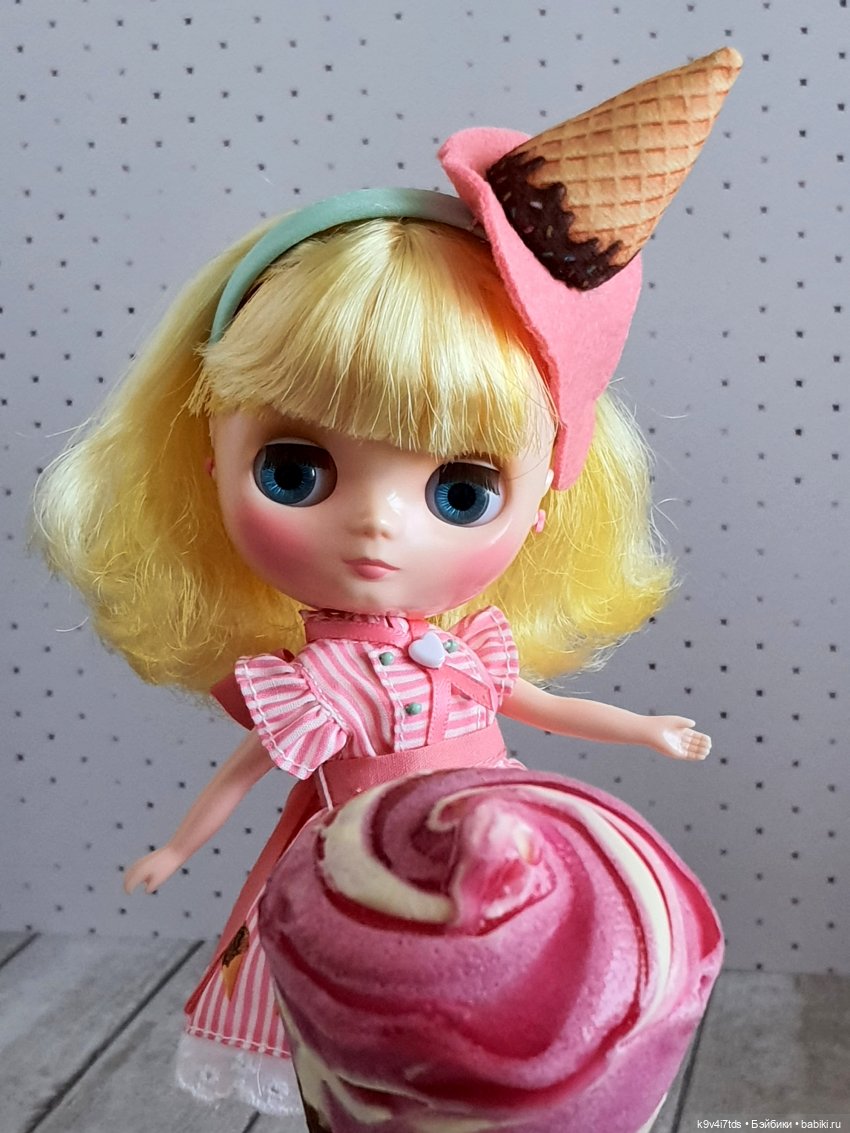 А какое мороженое любите Вы? Middie Blythe Smiley Waffle