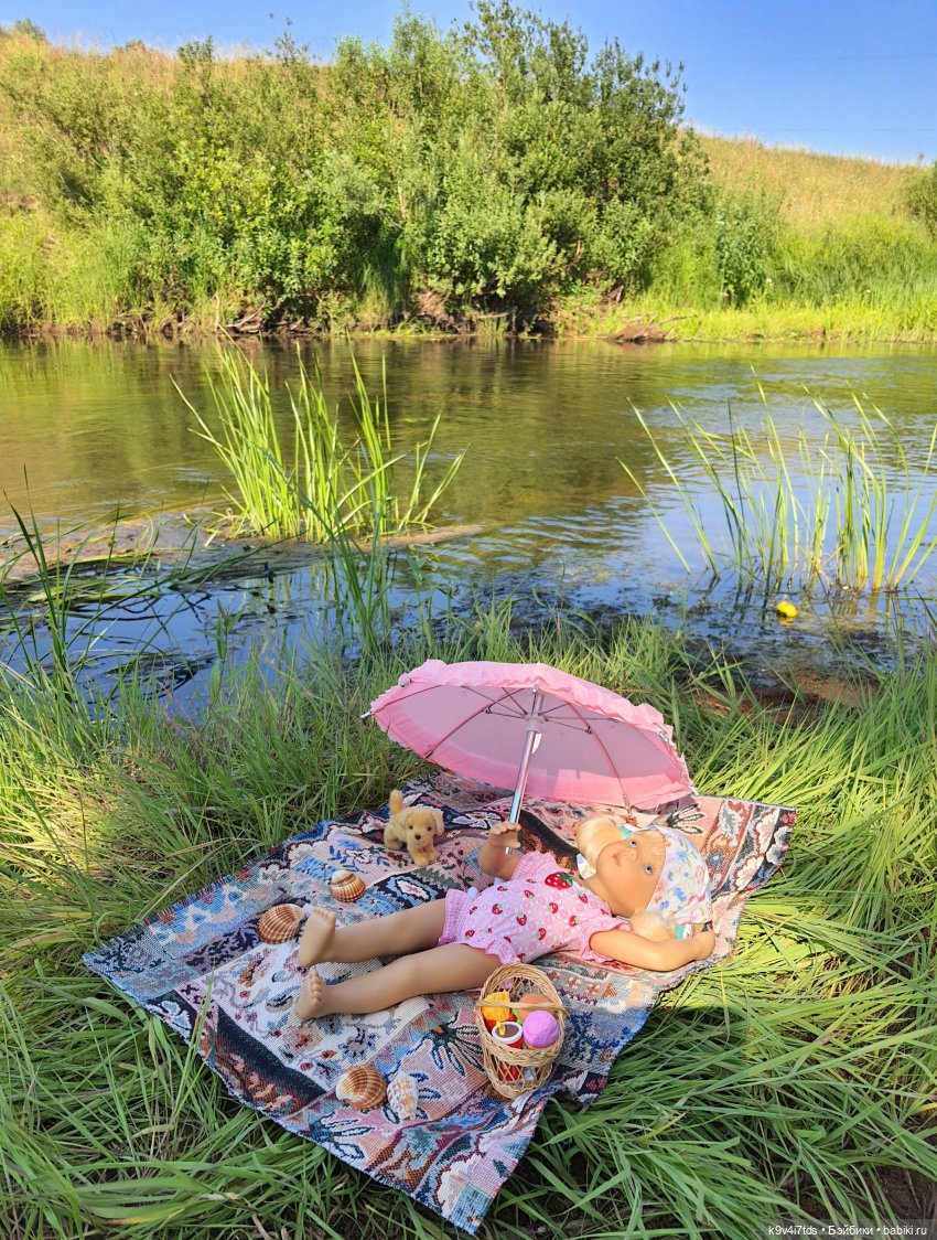 Сильвия и Ава на реке Медведице