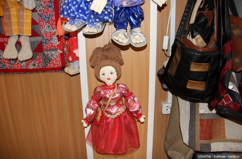 Путешествие в Кимры, "Выставочный зал", часть четвёртая